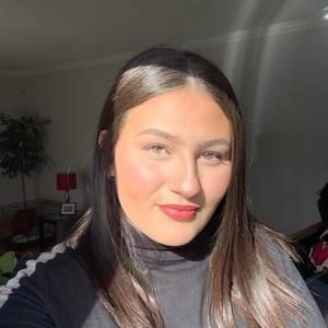 Meet your Posher, Julia